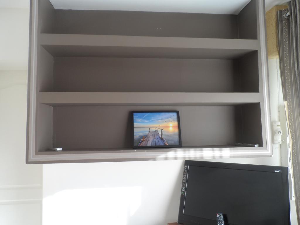 Studio Dependance Maison, 5 Mnt Gare & Tram Venissieux Ruang foto