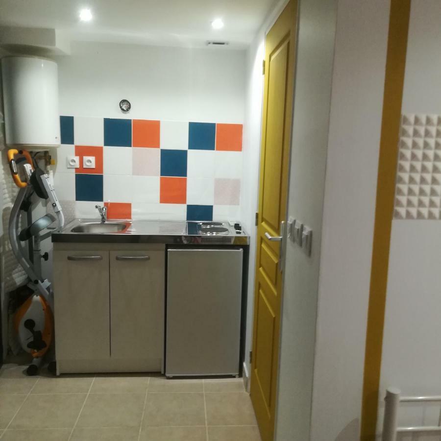 Studio Dependance Maison, 5 Mnt Gare & Tram Venissieux Bagian luar foto