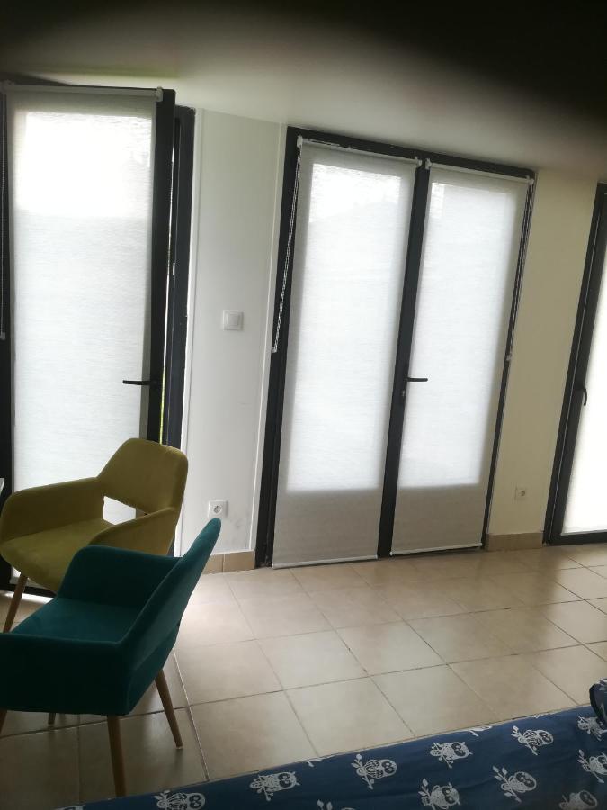 Studio Dependance Maison, 5 Mnt Gare & Tram Venissieux Bagian luar foto